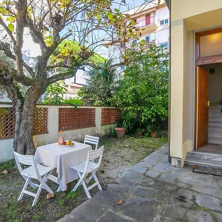 Casa Vittoria 800M From Sea - Happy Rentals Forte dei Marmi Exterior photo